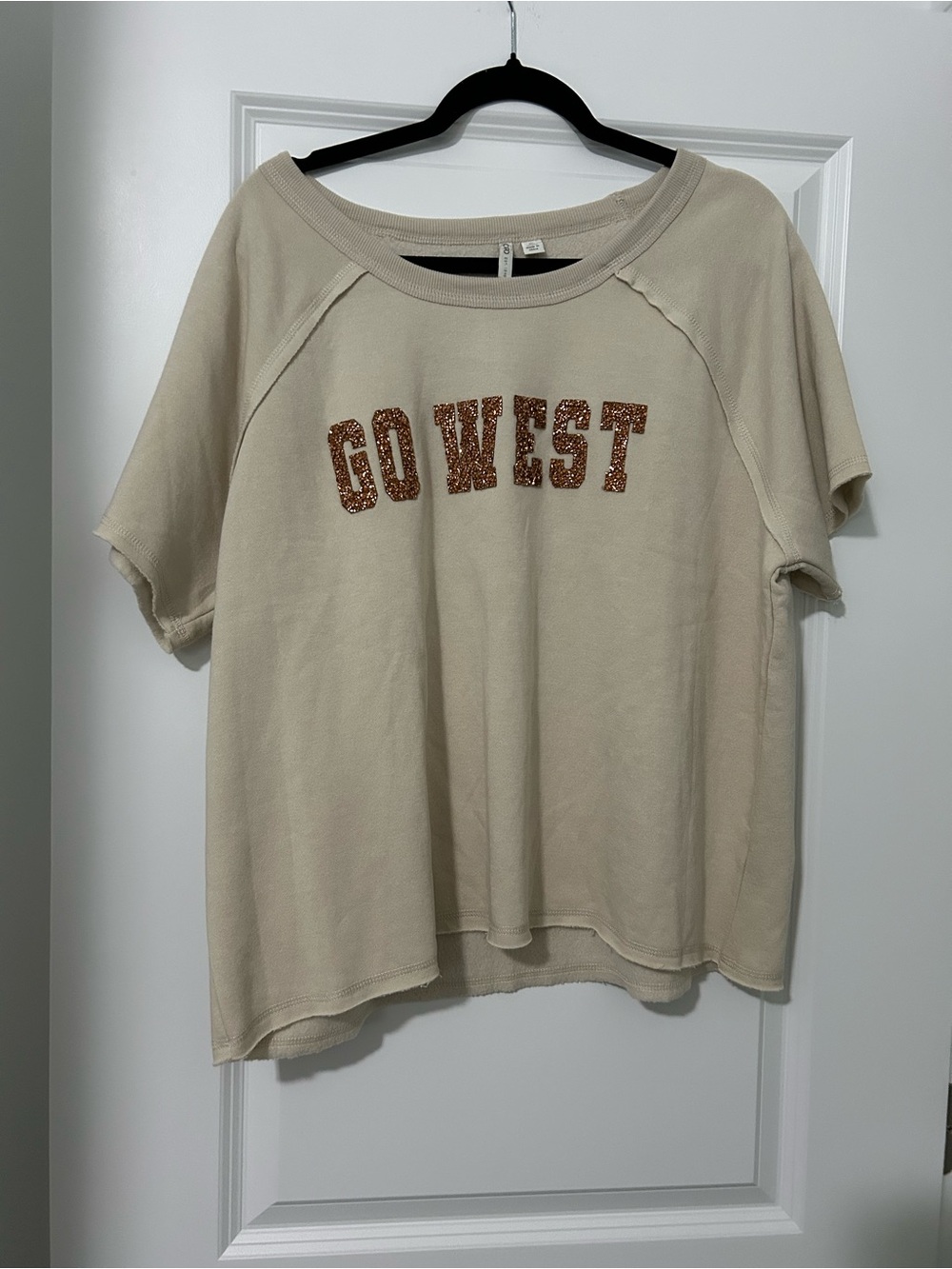 NWT Cato Go West Short-Sleeve Graphic Sweatshirt - Cream Size XL